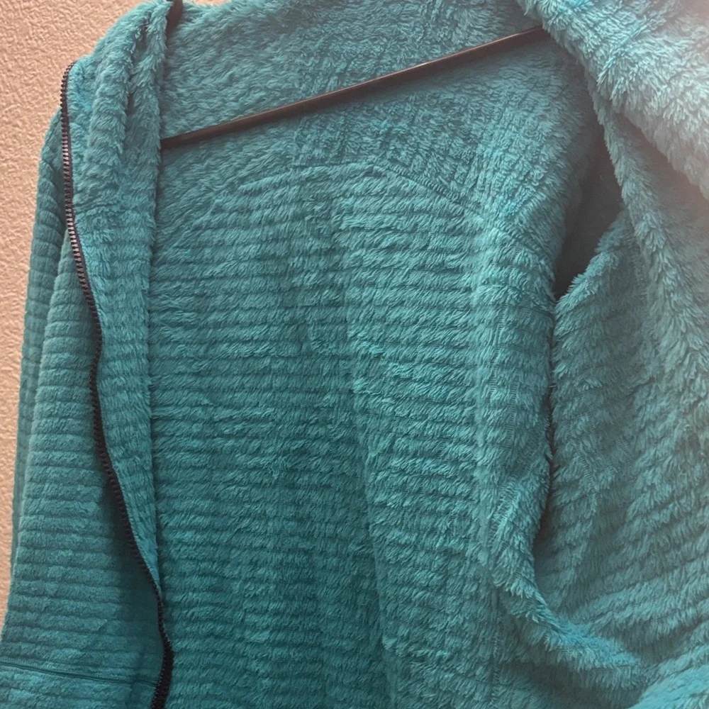 Patagonia Aqua Blue Hooded Jacket - Picture 4 of 5